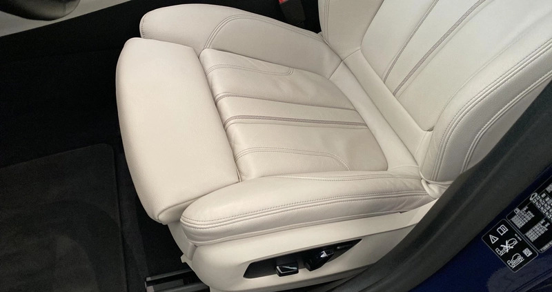 BMW Seria 5 cena 209900 przebieg: 31293, rok produkcji 2021 z Mikołów małe 379